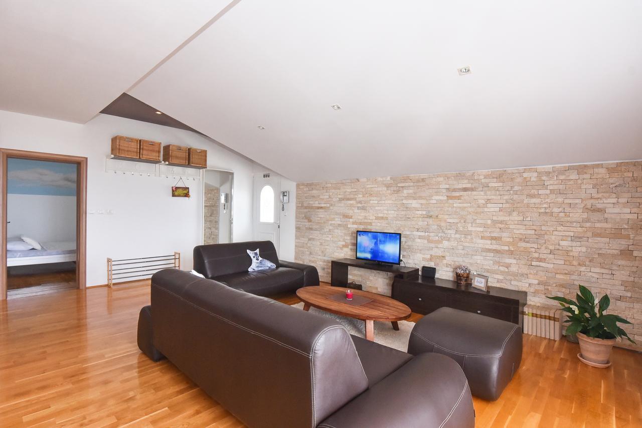 Apartment Larisa กอร์นยิ คาริน ภายนอก รูปภาพ
