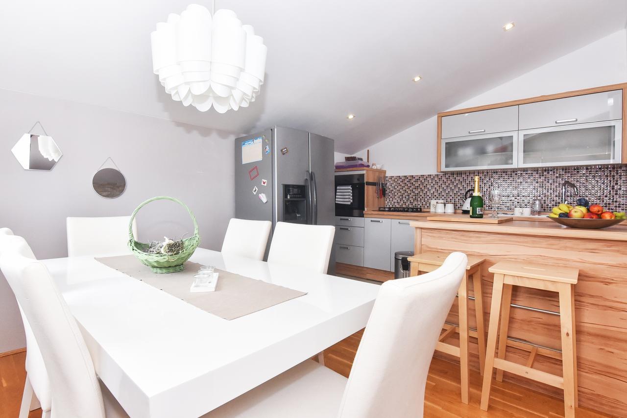 Apartment Larisa กอร์นยิ คาริน ภายนอก รูปภาพ