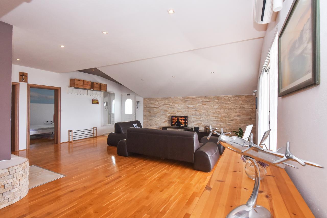 Apartment Larisa กอร์นยิ คาริน ภายนอก รูปภาพ